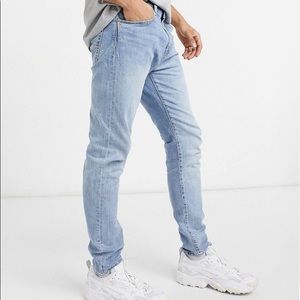 Levi’s 512 slim taper fit jeans light wash